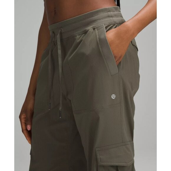 Lululemon Women's Dance Studio Relaxed-Fit Mid-Rise Cargo Pants Green - Picture 2 of 12